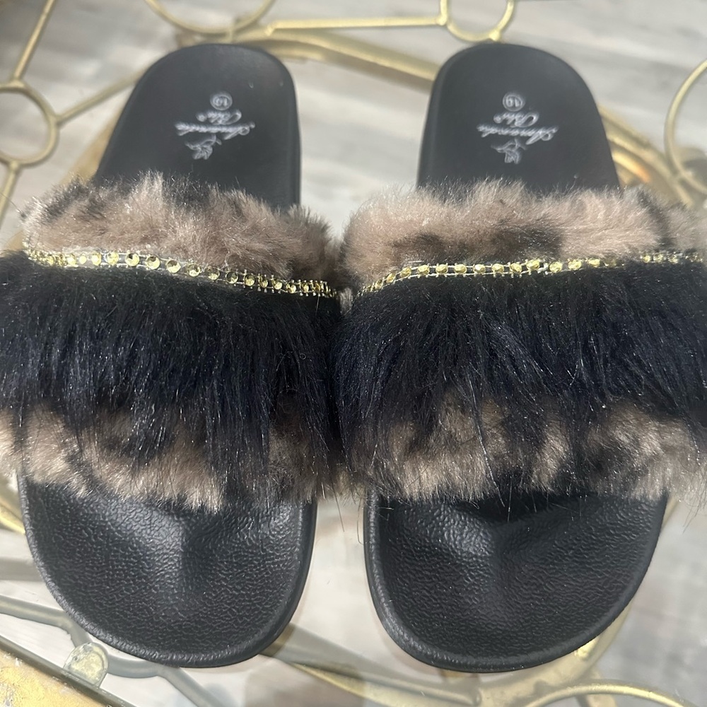 Faux Fur Slide Sandals - Black/Brown